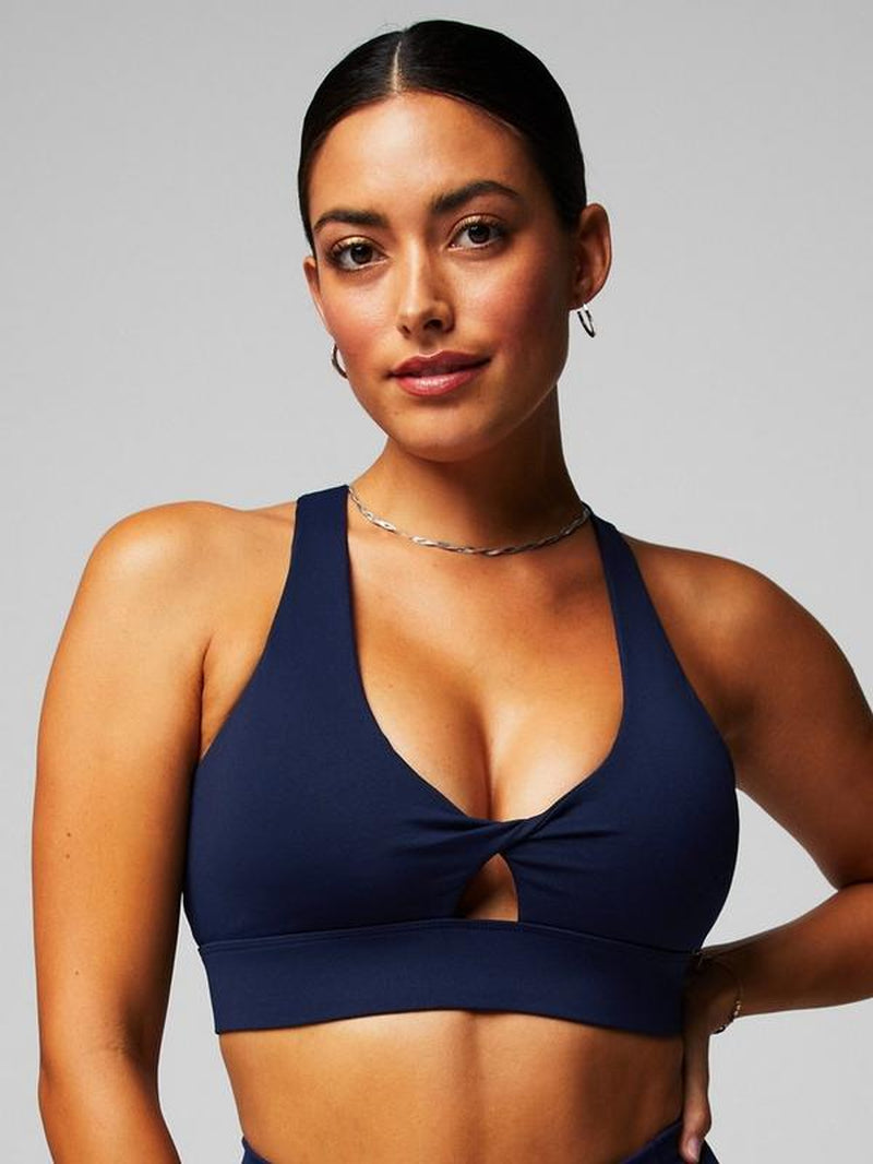 Fabletics Women'S Oasis Twist Medium Impact Sports Bra